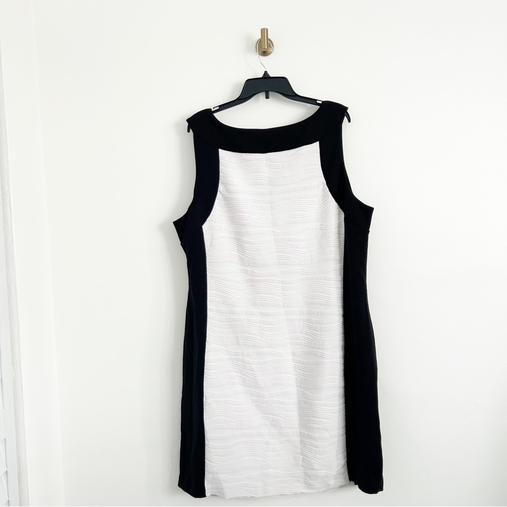 Calvin Klein Colorblock Black & White Paneled Sheath Dress Size 22W - Picture 5 of 5